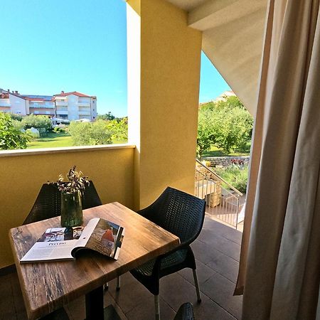 Apartments Goltes Lovrecica  Ngoại thất bức ảnh