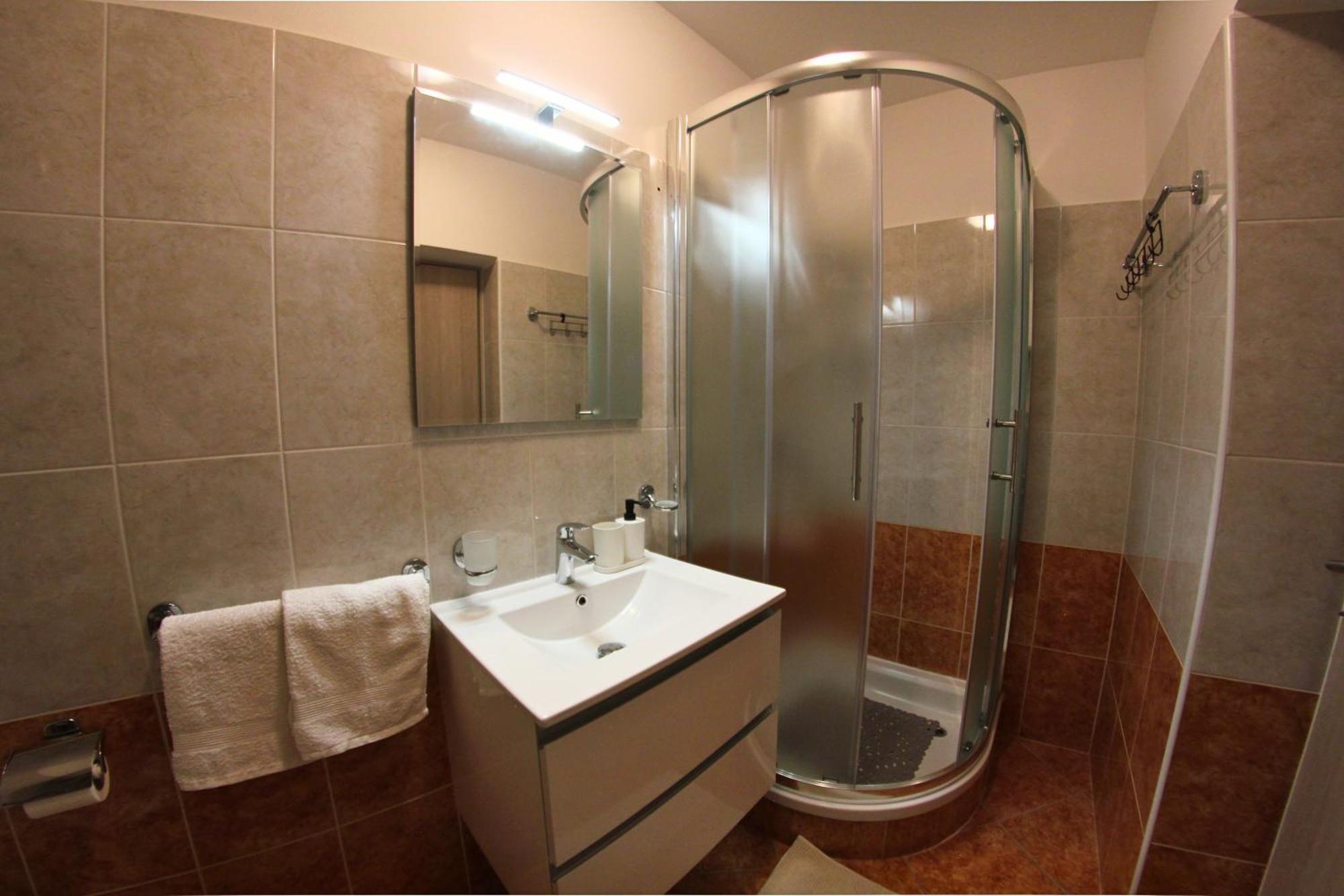 Apartments Goltes Lovrecica  Ngoại thất bức ảnh
